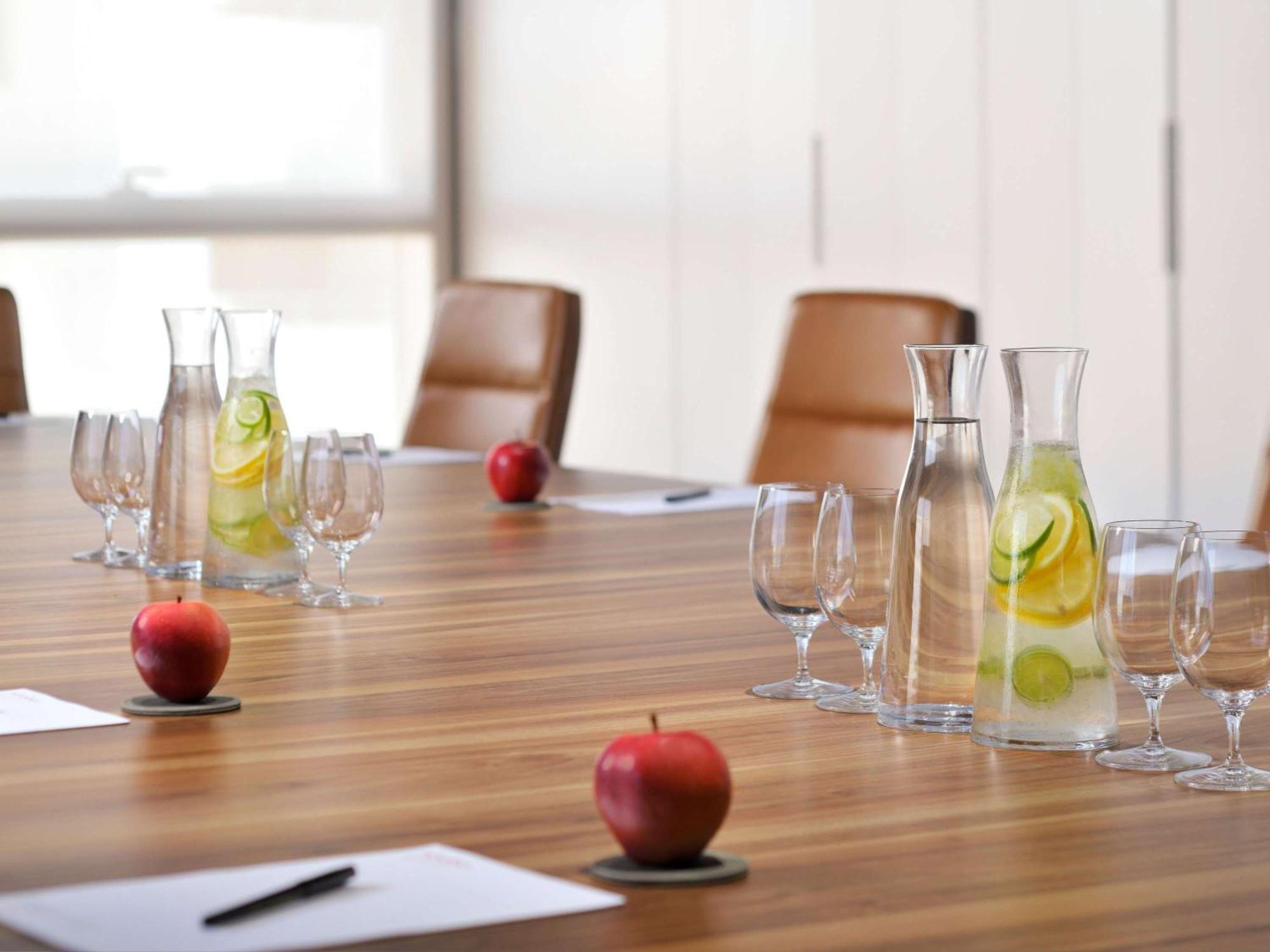 Moevenpick Hotel & Apartments Ghala مسقط المظهر الخارجي الصورة Meeting room