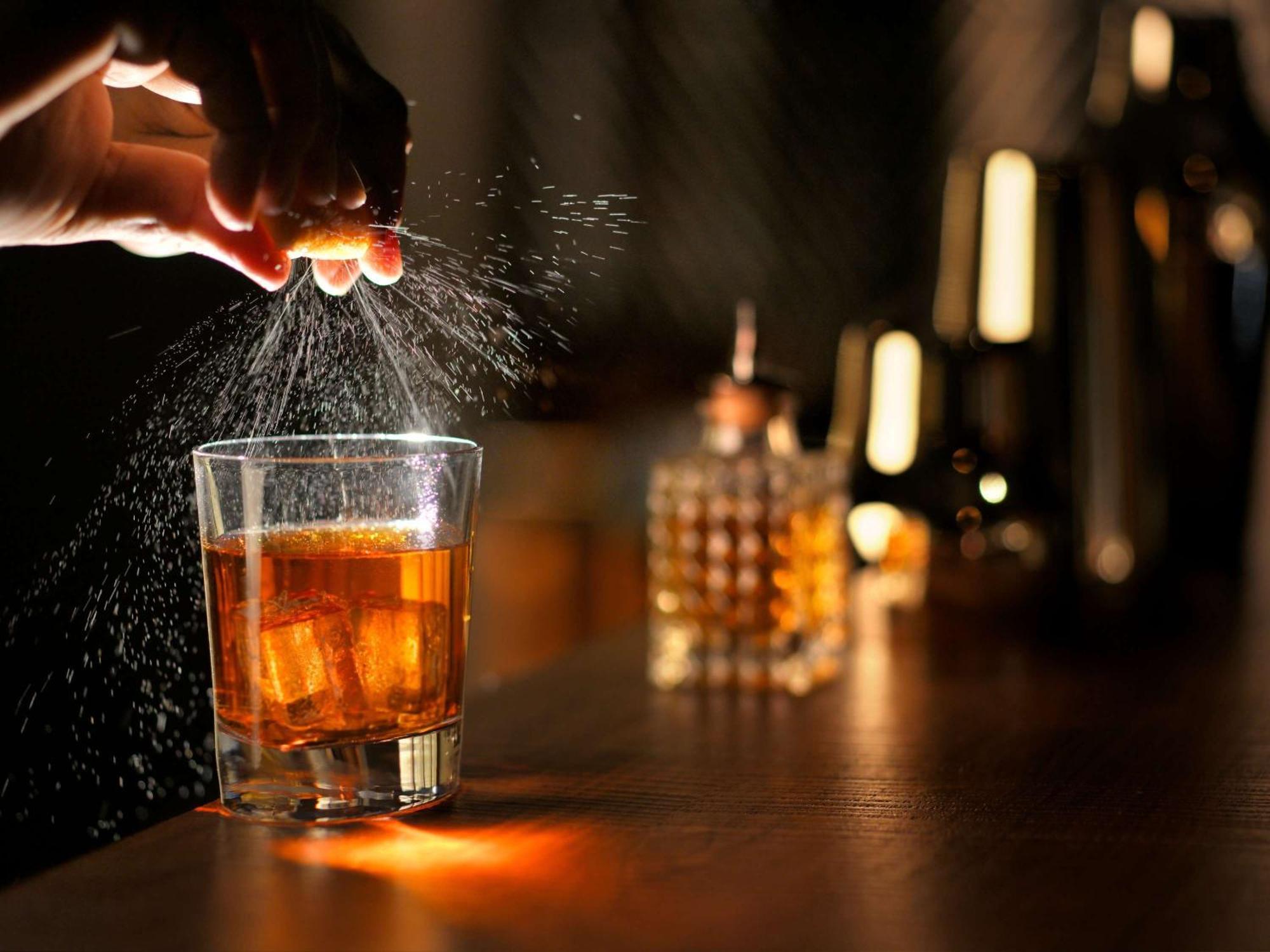 Moevenpick Hotel & Apartments Ghala مسقط المظهر الخارجي الصورة A glass of Old Fashioned