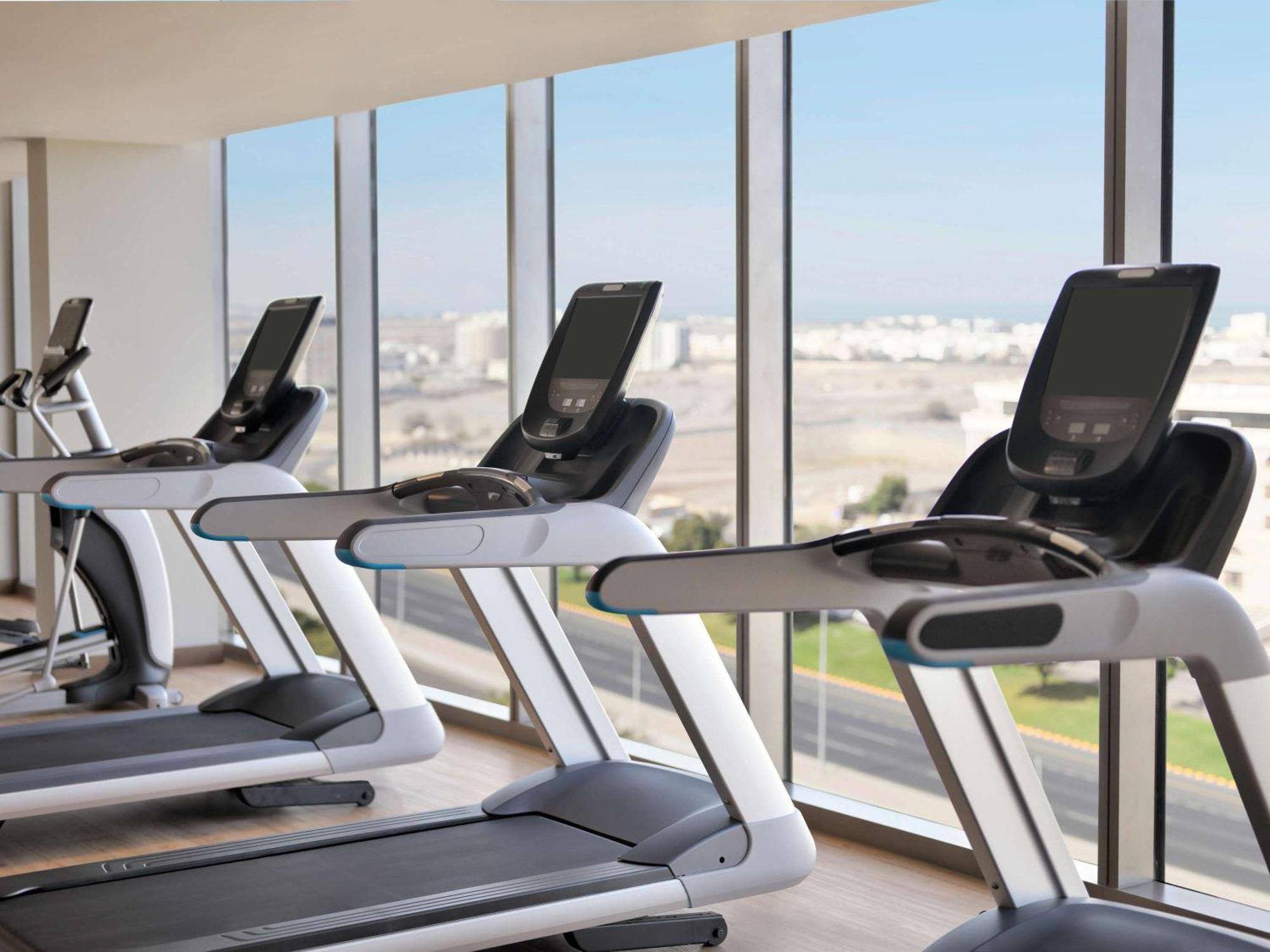 Moevenpick Hotel & Apartments Ghala مسقط المظهر الخارجي الصورة The gym at the hotel